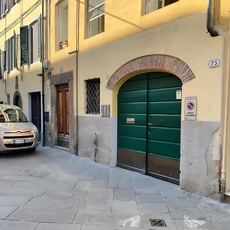 Storica Parcheggio Incluso Lucca